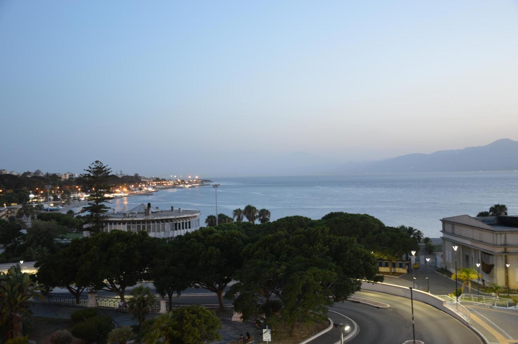 Via Roma Apartment Reggio di Calabria Ngoại thất bức ảnh